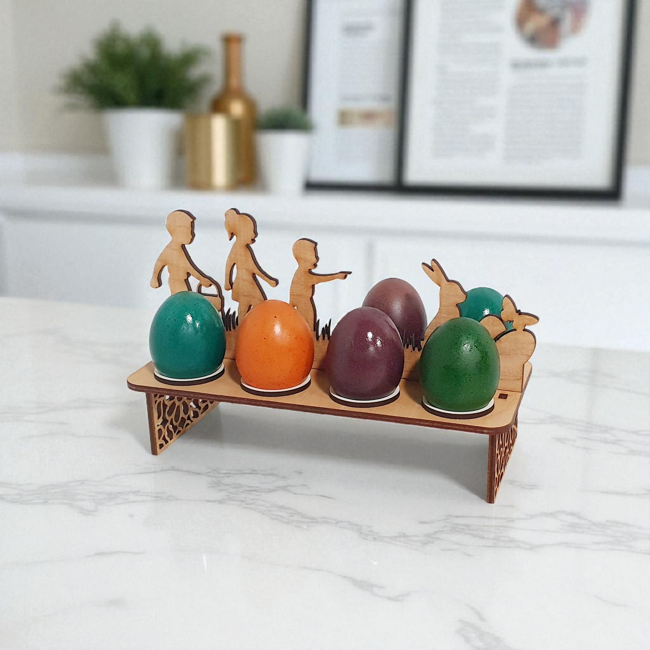 Medinis kiaušinių stovas „Velykų žaidimai“